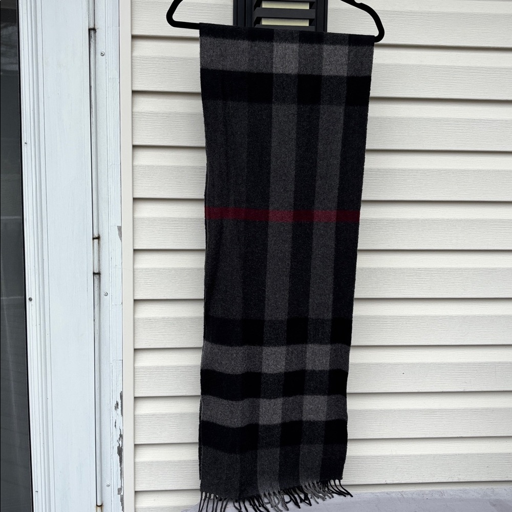 Burberry London England Black Gray Red Check 100% Cashmere Scotland Scarf - Picture 1 of 11